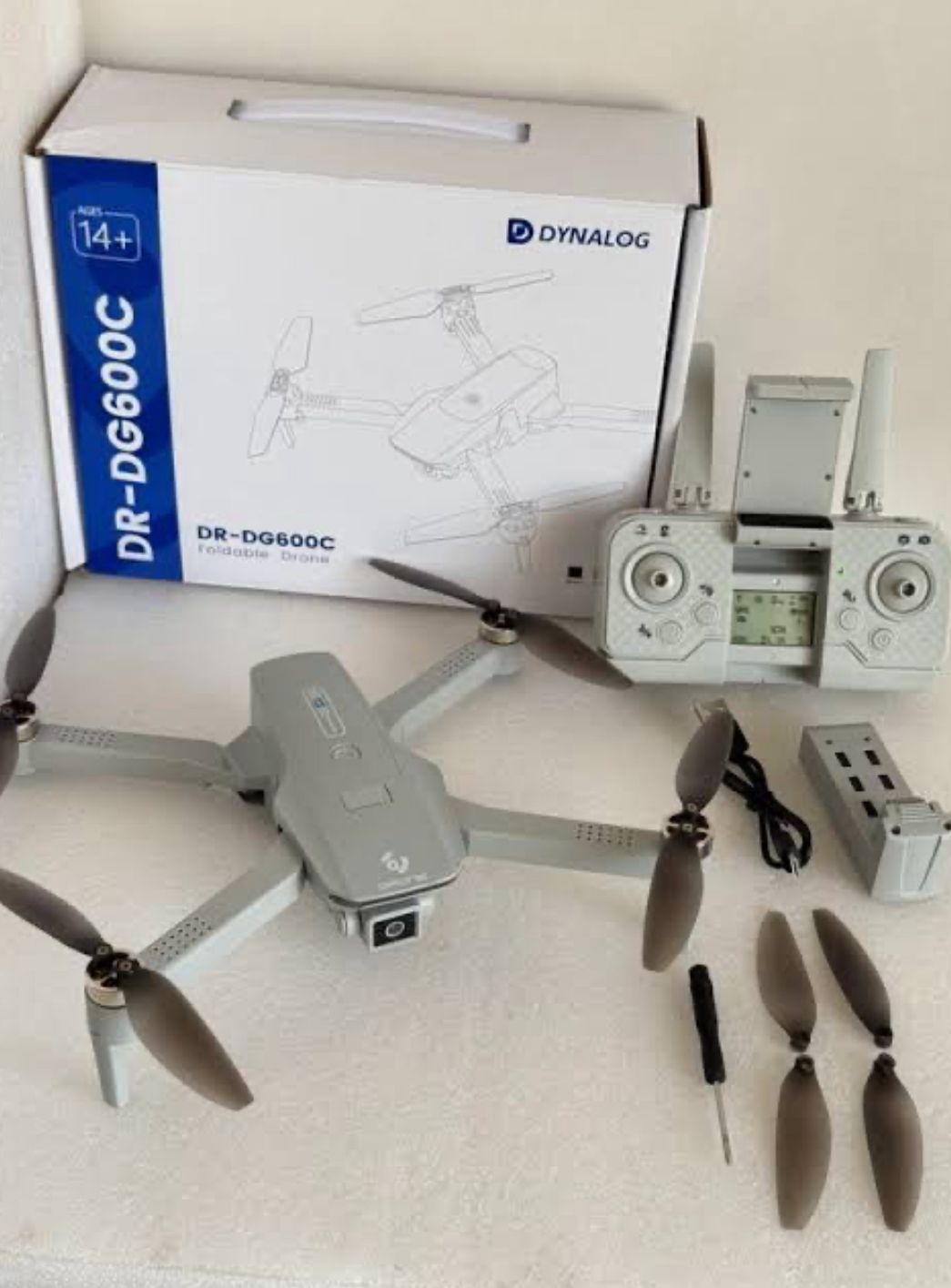 DR DG600  DAYNALOG GPS DRONE